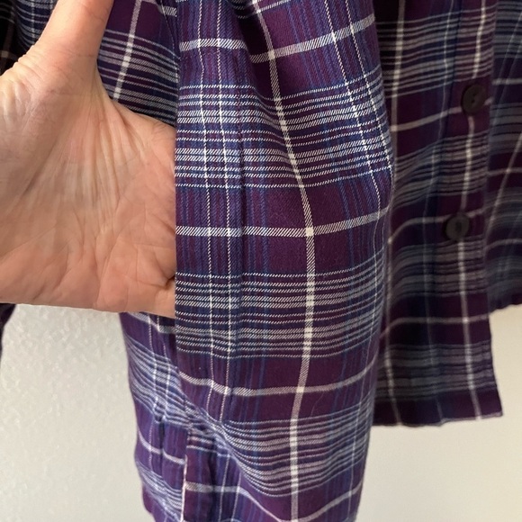 L.L. Bean Purple Plaid Hooded Fleece Lined Button Front Shirt With Pockets Large - Picture 2 of 8